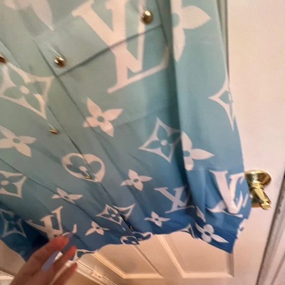 Louis Vuitton blouse size 36 worn three times
